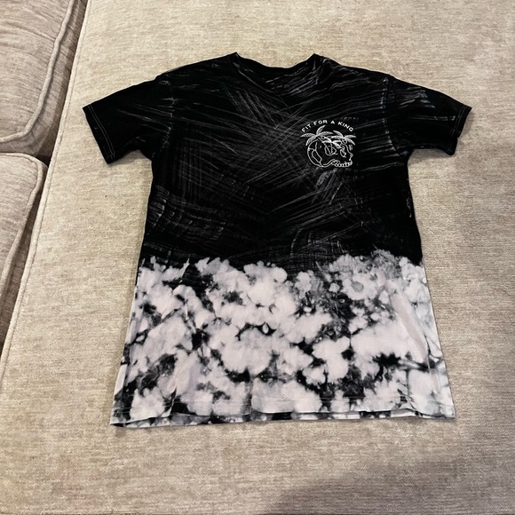 Fit for a King black and white tie dye graphic tee - Picture 1 of 5